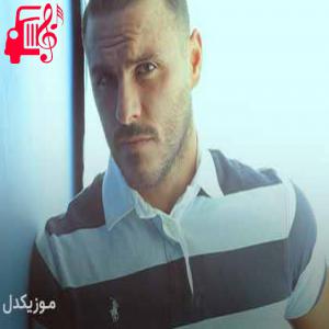 دانلود آهنگ آهنگ چیزی شده از آرمین زارعی + متن ترانه