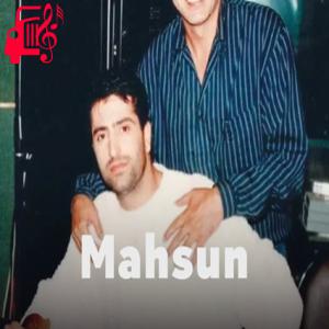 کاور آهنگ Uzaktayım از ماهسون + متن ترانه اثر ماهسون