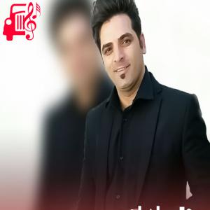 دانلود آهنگ آهنگ روبروم بشینو دستامو بگیرو از مجتبی ادیان + متن ترانه