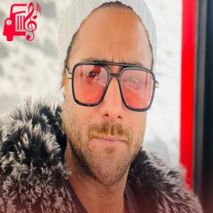 دانلود آهنگ آهنگ یعنی میشه فقط بیای جلوم عکس بگیرم ازت از ماکان بند + متن ترانه
